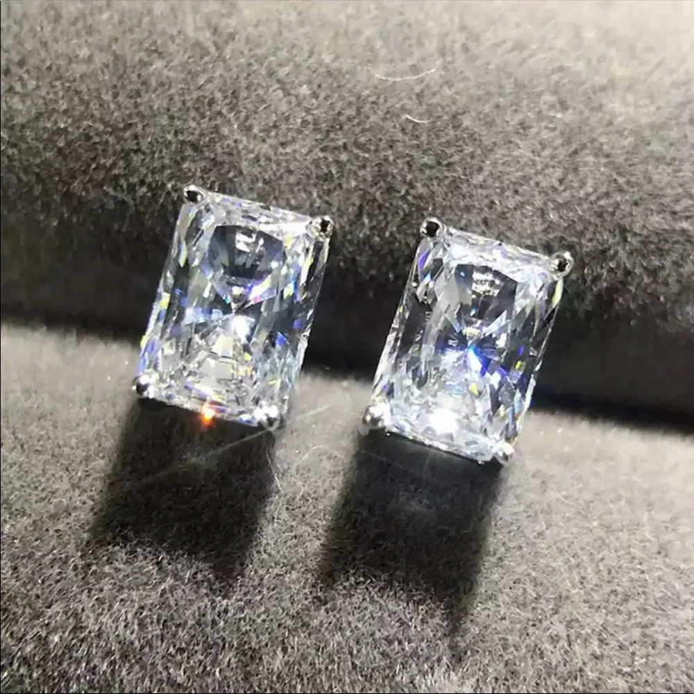 New Women’s 925 Silver Diamond Stud Earrings - Picture 5 of 7
